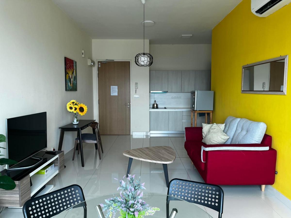 Casa Rv Homestay Mkh Boulevard กาจัง ภายนอก รูปภาพ