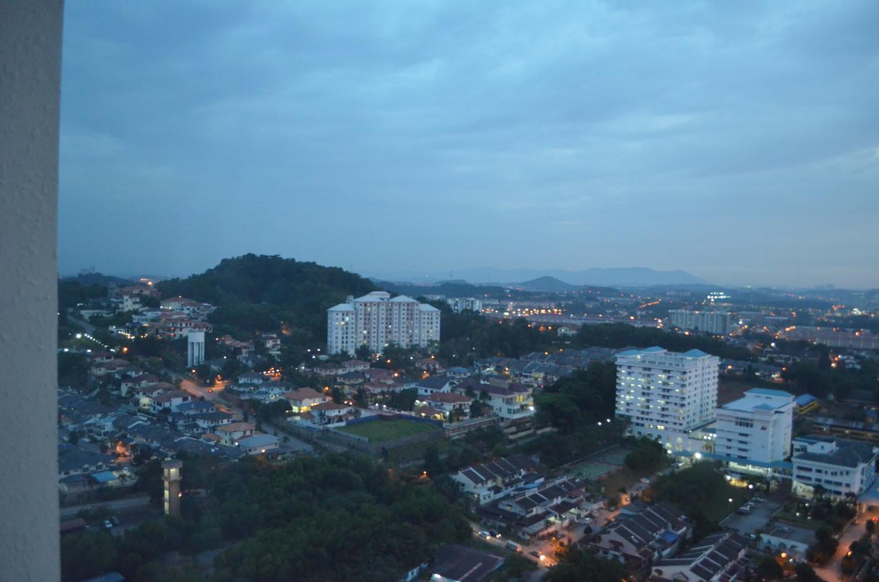 Casa Rv Homestay Mkh Boulevard กาจัง ภายนอก รูปภาพ