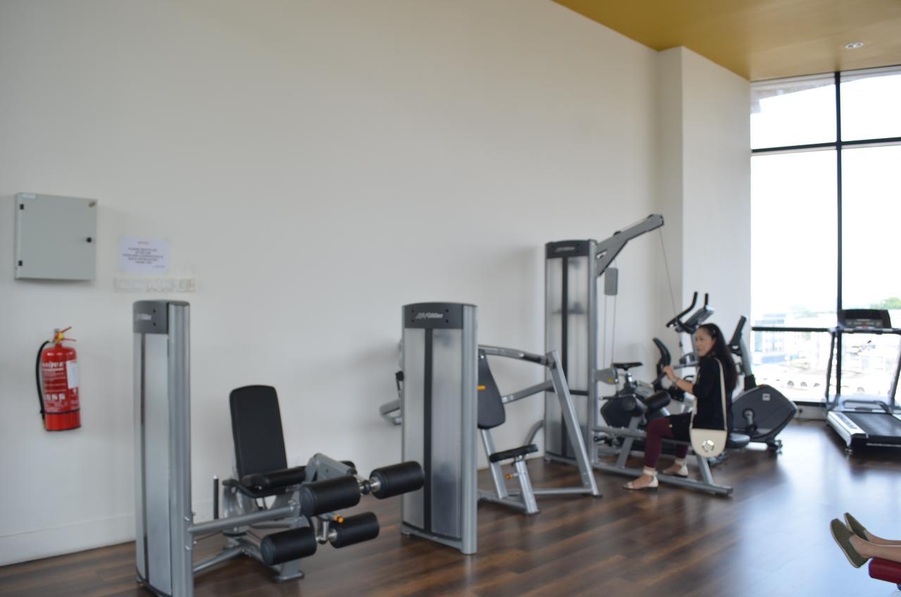 Casa Rv Homestay Mkh Boulevard กาจัง ภายนอก รูปภาพ