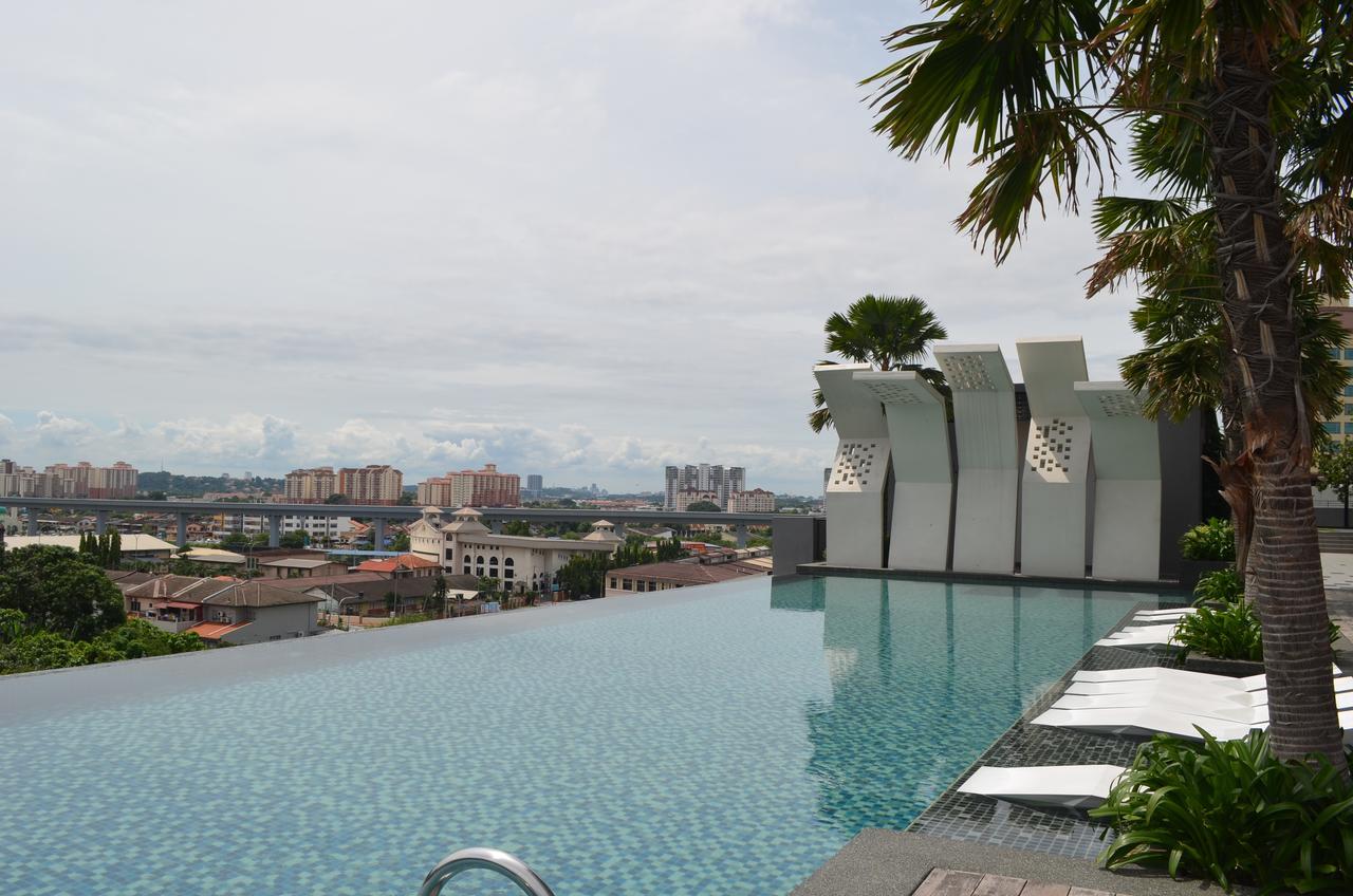 Casa Rv Homestay Mkh Boulevard กาจัง ภายนอก รูปภาพ