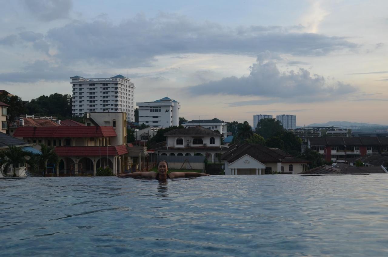 Casa Rv Homestay Mkh Boulevard กาจัง ภายนอก รูปภาพ