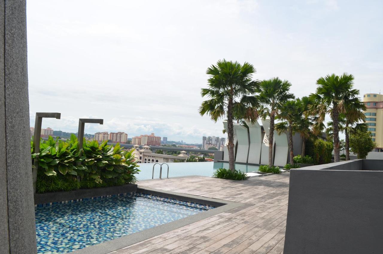 Casa Rv Homestay Mkh Boulevard กาจัง ภายนอก รูปภาพ